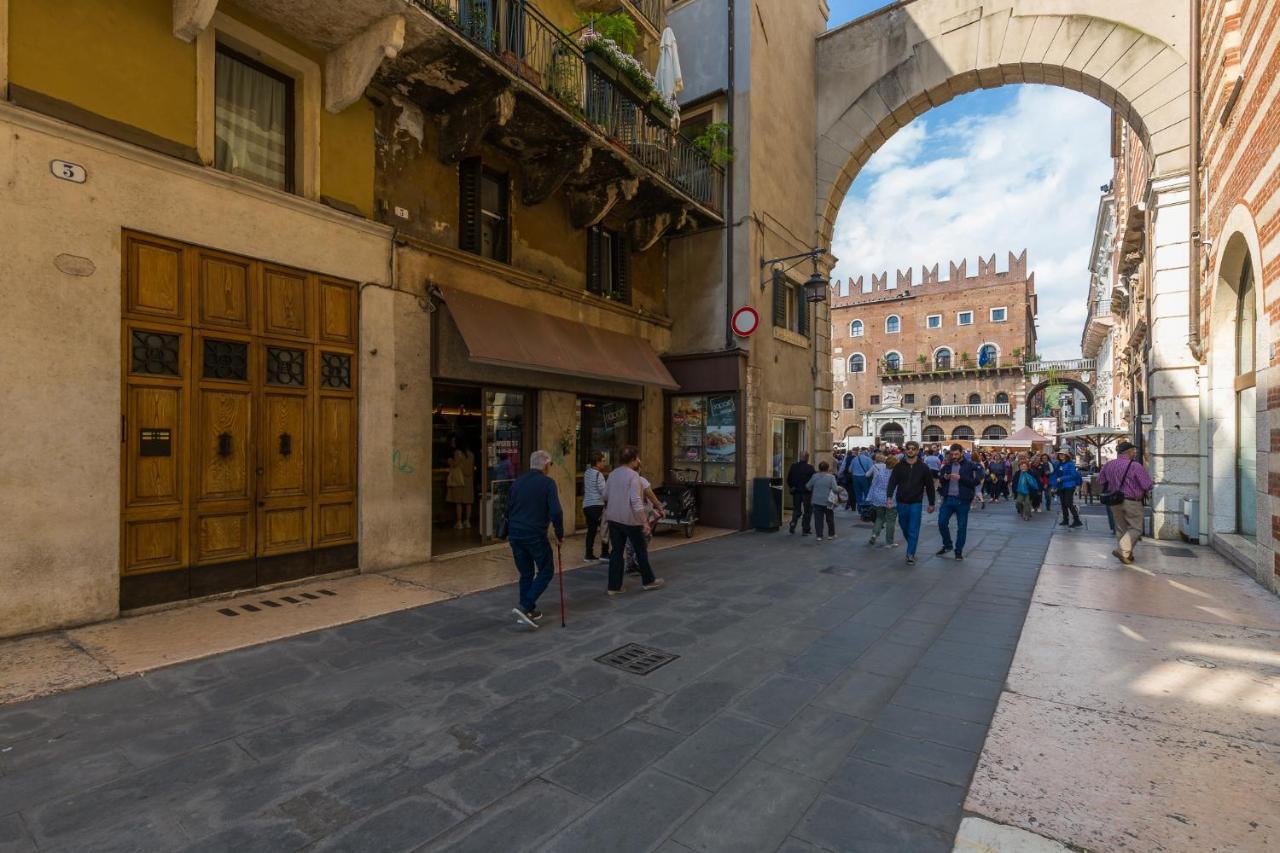 Domus La Costa Apartment Verona Exterior photo